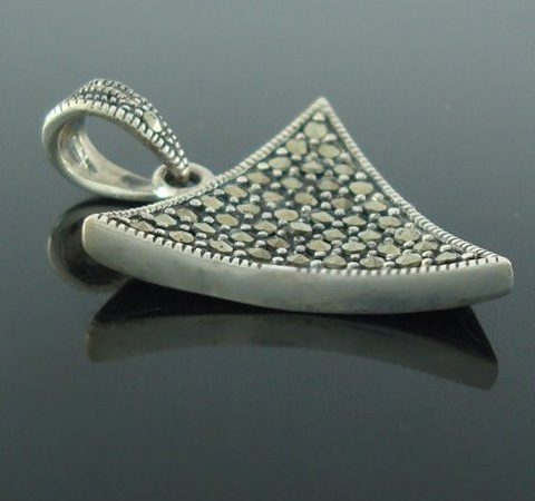 Pingente Triangulo Invertido