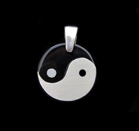Pingente Yin Yang (Tao) em Prata com Onix 20 mm