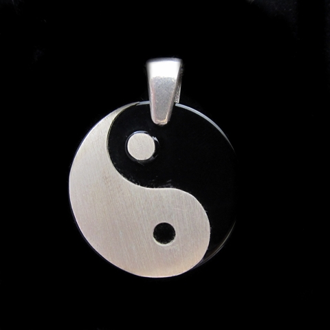 Pingente Yin Yang (Tao) em Prata com Onix 25 mm