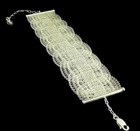 Pulseira Feminina Renda em Prata 40,0 mm