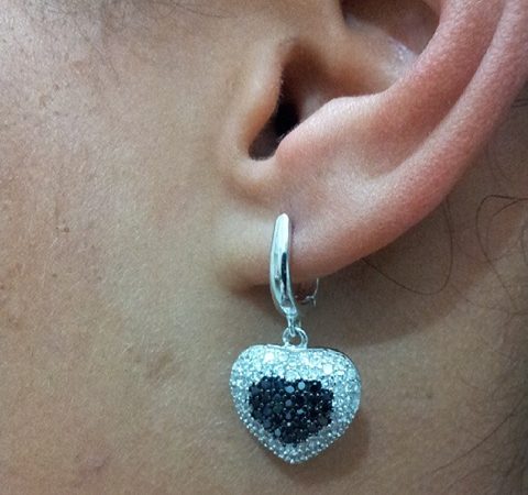 Brincos Pequenos Coração em Prata com Zircônia