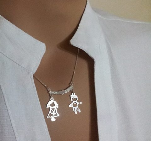 Gargantilha com Pingente Casal