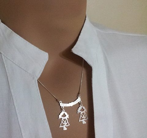 Gargantilha com Pingente Casal
