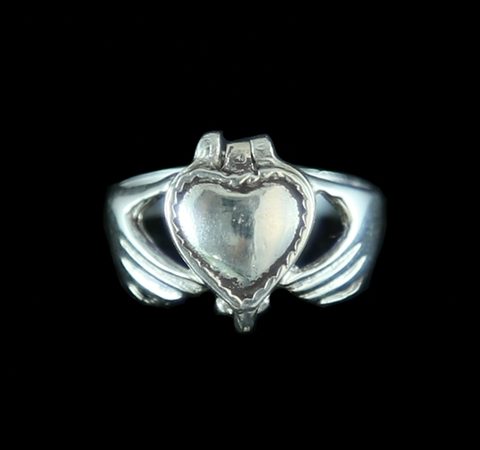 Anel Claddagh Relicario em Prata