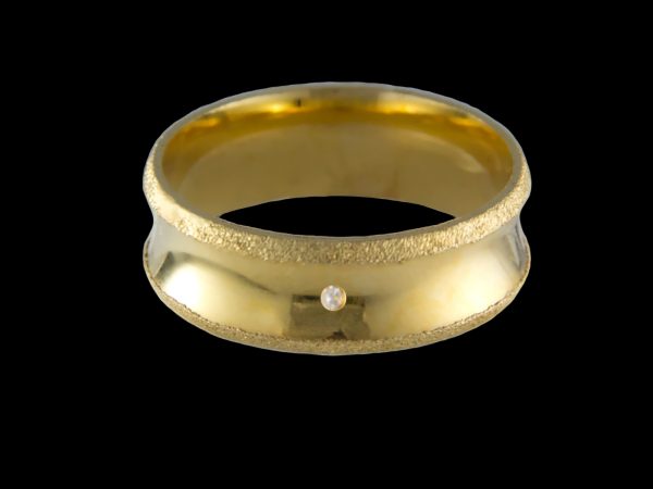 Par de Aliança Concavas Chanfradas Anatômicas em Prata 7,0 mm Banhado a Ouro 18k