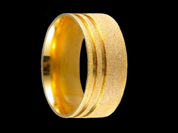 Par de Aliança Anatômicas Diamantadas em Prata 9,2 mm Banhado a Ouro 18k