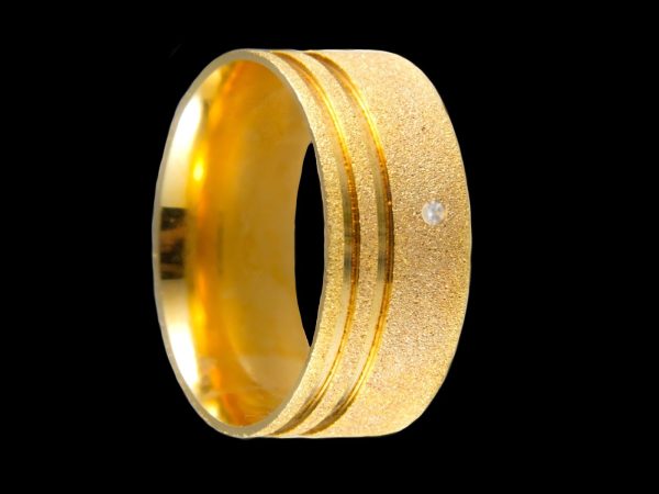 Par de Aliança Anatômicas Diamantadas em Prata 9,2 mm Banhado a Ouro 18k