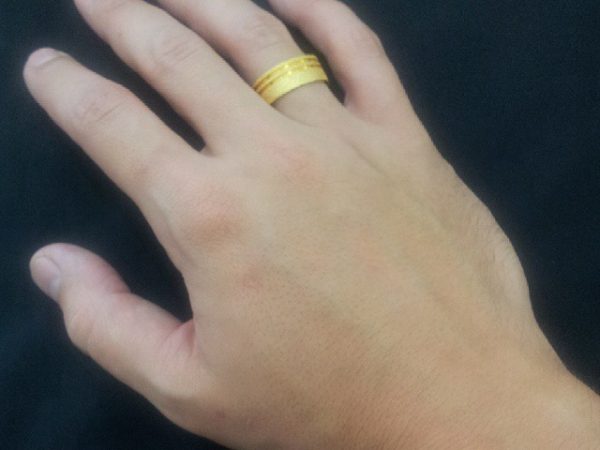 Par de Aliança Anatômicas Diamantadas em Prata 9,2 mm Banhado a Ouro 18k