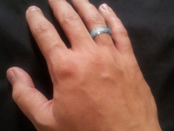 Par de Aliança Anatômicas Diamantadas em Prata 6,0 mm